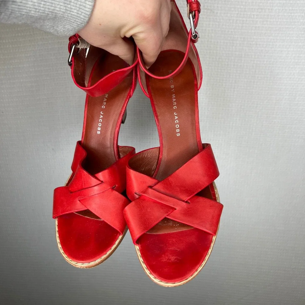 Marc by Marc Jacobs Red Leather Ankle Strap Block Heel Sandals Women's Size 38.5 - Picture 2 of 7